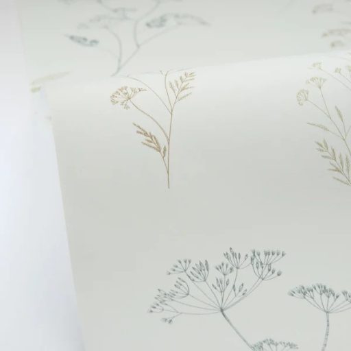 Finoman rajzolt tavaszi virágok könnyű és friss kompozíciója leheletfinom vízzöld arany zöldarany és zöld tónus tapéta