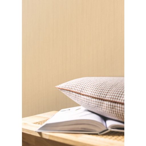 A fa hatását finoman szinte suttogva idézi meg a strukturált UNI minta világos juhar tónus tapéta