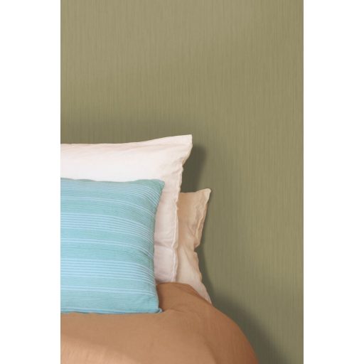 A fa hatását finoman szinte suttogva idézi meg a strukturált UNI minta khakizöld tónus tapéta