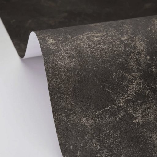 Természetes mész hatású texturált diszkrét fémes minta antracit/fekete és arany tónus tapéta