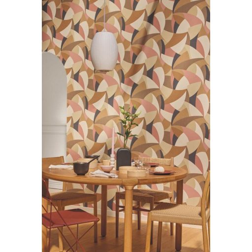 Művészi karakter és modern ritmus - patchwork minta krém bézs karamell és fekete tónus tapéta