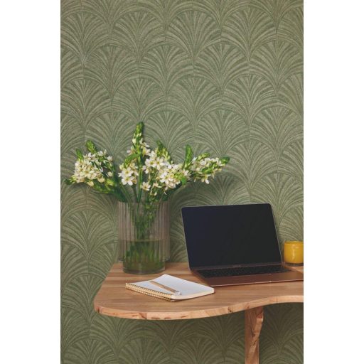 Intarziaszerű palmetta motívumok finom Art deco mintája avokádózöld és finom aranybarna tónusok finom fény tapéta