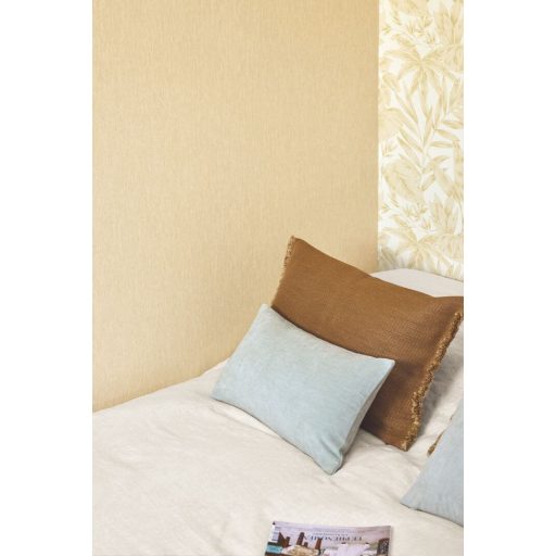 Finom botanikai minta eleganciával és természetességgel krém bézs és bézsarany tónus tapéta