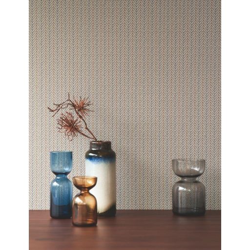 Kétszínű vonalakkal díszített kifinomult és elegéns halszálka minta szürkésbarna rozsdaszín liláskék és barna tónus tapéta