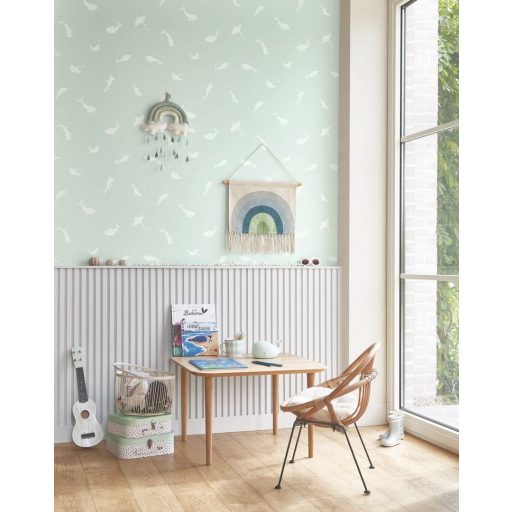 Cetfélék narválok bálnák ráják egy gyerekszobai élőhelyen lágy kék/szürkéskék és fehér tónus tapéta