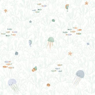   Szép kis kompánia! Korallok közt úszkáló halrajok csikóhalak tengeri csillagok és medúzák fehér vízzöld narancs zöld és kék tónus tapéta