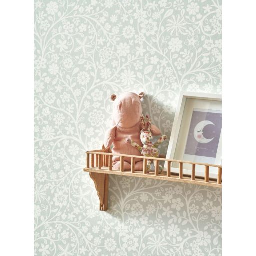 Kacskaringózó indákon friss és energikus kavargó levelek és virágok lágy kék/szürkéskék és fehér tónus tapéta