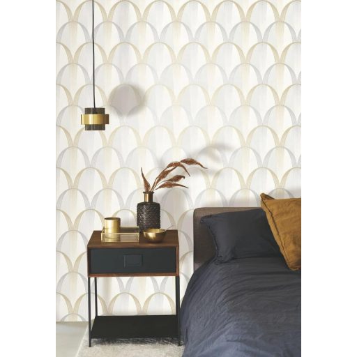 Könnyed és finom art deco minta a 20-as évek érintésével mészkőfehér arany és ezüstszürke tónus finom mintafény tapéta