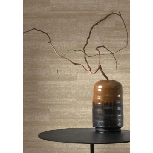 Rusztikus báj a kézimunkát tükröző patinás deszkák mintáján lenbézs/világosbarna és bézs tónus finom mintafény tapéta