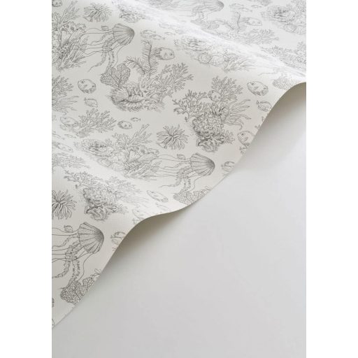 Egzotikus halaktól hemzsegő korallzátony toile de Jouy textil alapon törtfehér és sirály/grafitszürke tónus tapéta