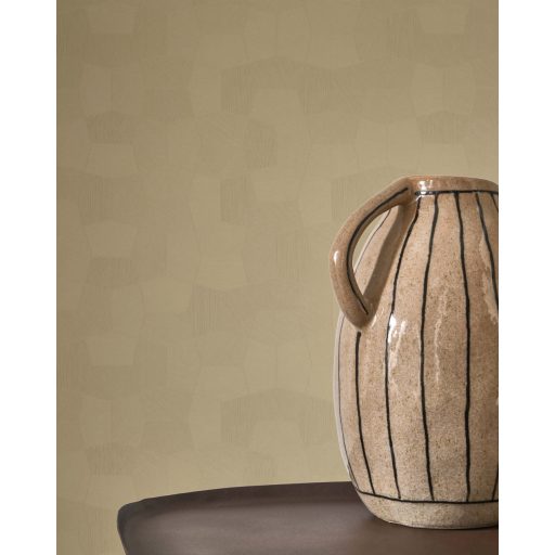 Holdtájak ihlette geometriai mintázat - szabálytalan alakzatok különböző irányú vonalak homokszín vajkrém és karamell tónus tapéta