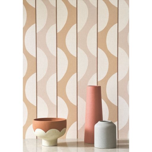 Csíkok és görbületek ritmikus váltakozású mintája krémfehér karamell rózsaszín és sötétbarna tónus tapéta