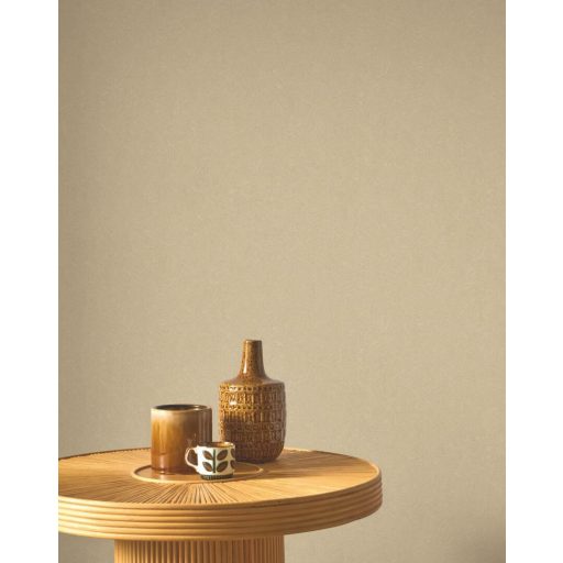 Nyugodt organikus atmoszférájú természetes faerezet lágy vonalvezetéssel bézs/homokszín tónus tapéta