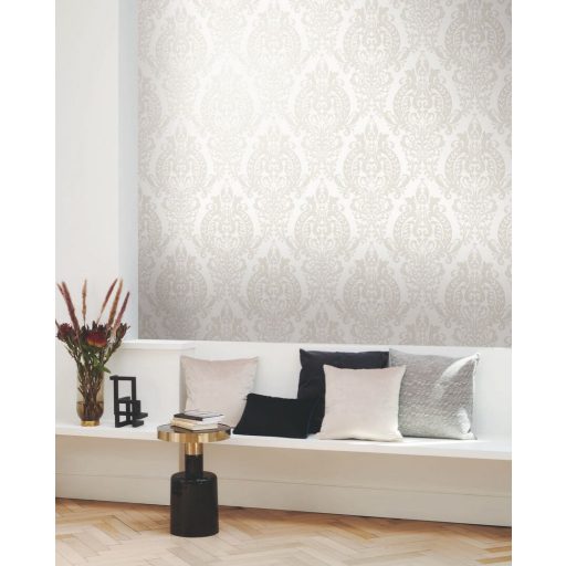 Barokk pompát modern eleganciával ötvöző damaszt mintázat antikfehér(krémfehér) és pezsgő/pezsgőarany tónus irizáló hatás tapéta