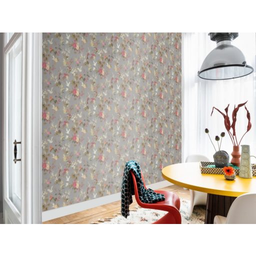 BN Fiore 220482 Virágos díszítőminta madarakkal szürke magenta szines tapéta