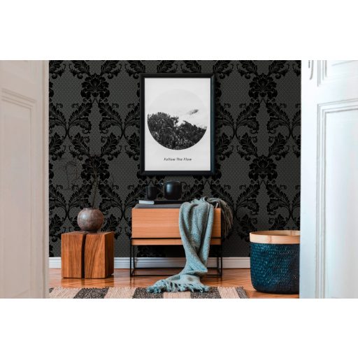 Bársonyos tapintású flockolt  klasszikus barokk ornamentika fémes háttéren szürke ezüst és fekete tónus tapéta