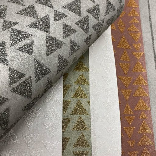 Marburg Memento 32020 EXPLORE SURFACES Geometrikus változó háromszögek krém bézs applikált csillogó szemcsék tapéta