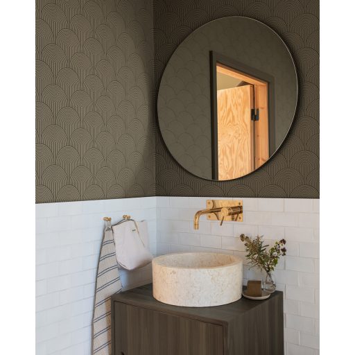 Modern geometria és az Art Deco íves vonalvezetés ötvözete bronzos sötétbarna és antracit tónus tapéta