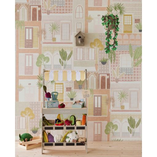 Szines városi házrengeteg zöld növényekkel a homlokzat felől bézs krém sárga korall zöld sokszínű tónus falpanel