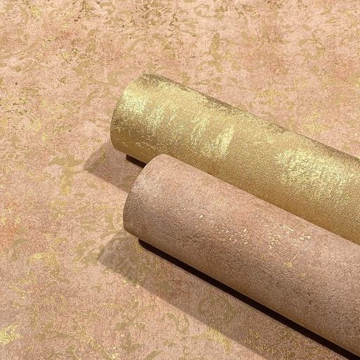 Vintage damaszt barokk minta kopottas beton háttéren barna arany és rézszín tónus fénylő mintarajzolat tapéta