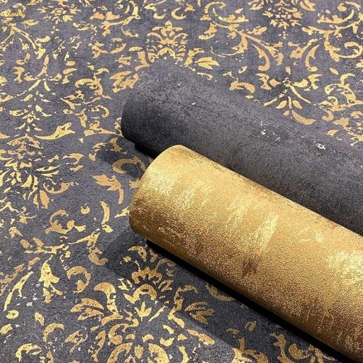 Vintage damaszt barokk minta kopottas beton háttéren antracit és arany tónus fénylő mintarajzolat tapéta