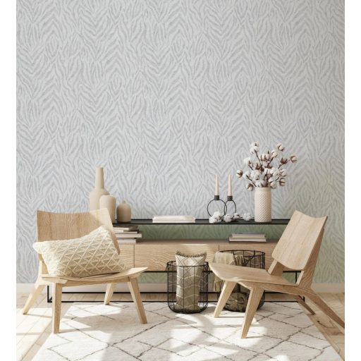 Egzotikus zebracsíkos motívum a kopottas elegancia jegyében szürkésfehér és szürke tónus fémes mintarészletek tapéta