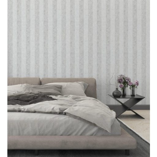 Shabby stílusú csíkos minta fémes hatással világosszürke és szürke tónus fémes ezüst mintarészletek tapéta