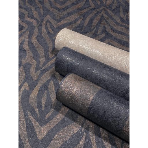 Monokróm beton shabby megjelenésű minta sötétszürke/antracit tónus fémes mintarészletek tapéta