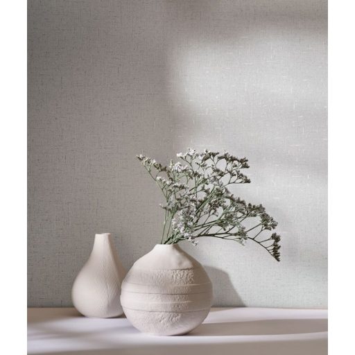 Fémes elemekkel díszített innovatív egyszínű textílminta szürke/világosszürke és ezüst tónus tapéta