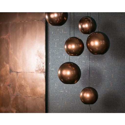 Fémes elemekkel díszített innovatív egyszínű textílminta antracit grafitszürke és rézszín tónus tapéta