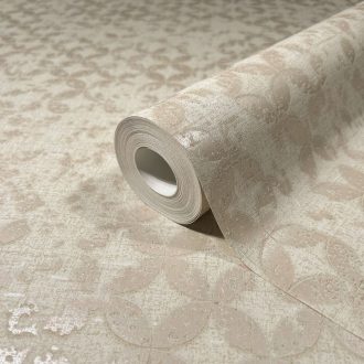   Stilizált levelek strukturált koptatott felületen grafikai minta bézs és gyöngyház fémes hatás tapéta