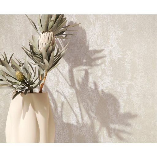 A Shabby sztárja! Fémes kiemeléssel díszített strukturált koptatott minta krémszín és gyöngyház tónus tapéta