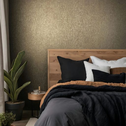 Függőleges irányú texturált felületű nyers selyemre emlékeztető minta barna bronzos-rozsdabarna és arany tónus enyhe fény tapéta