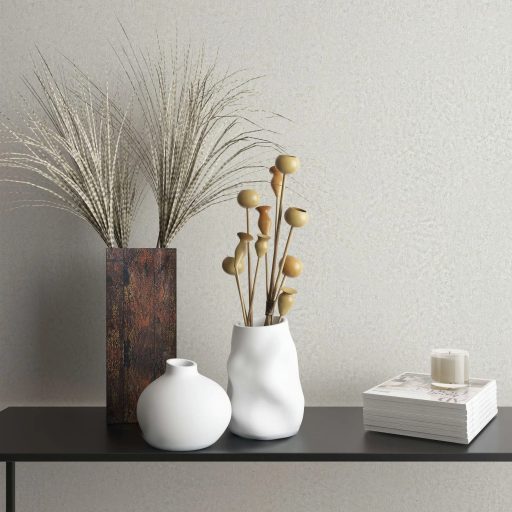 Szórt fémes hatású texturált minta világosszürke törtfehér és gyöngyház tónus finom fény tapéta