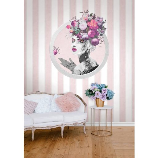 A nőiesség és a Glööckler-i luxus nagy találkozása fehér púderrózsaszín porcelánfehér mályva lila és kék tónus falpanel