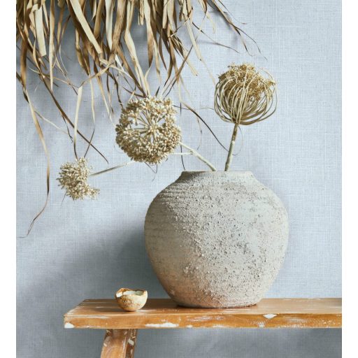 Minimál elegancia - textilhatású egyszínű minta meleg pasztellkék tónus tapéta