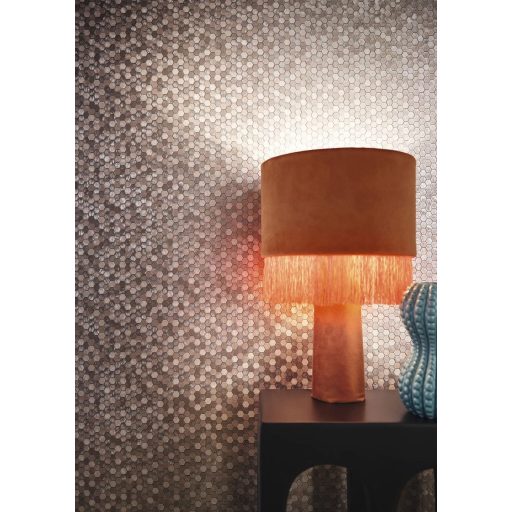 Geometriai sikk! Fémes felületű dizájner méhkas mitázat púderrózsaszín és roségold tónus tapéta