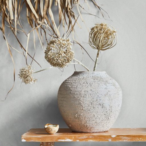 Finoman szőtt vászonhatású strukturált egyszínű minta világosszürke tónus tapéta