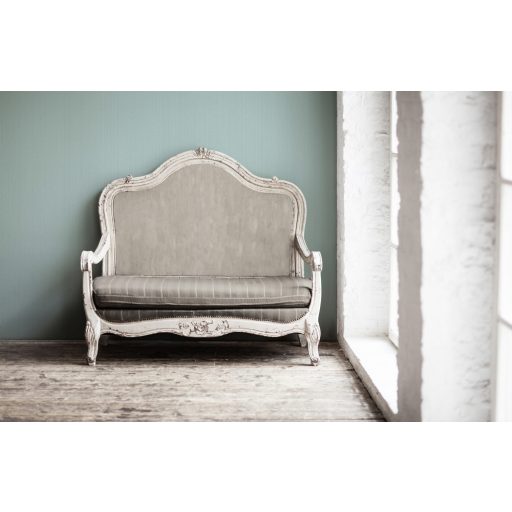 Strukturált egyszínű finom vonalazás zöld/világoszöld tónus finom fény tapéta