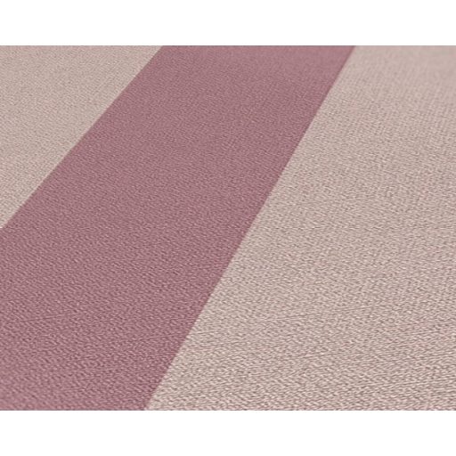 Skandináv stílusú blokkcsíkos minta textil háttéren bézs és mályva tónus tapéta