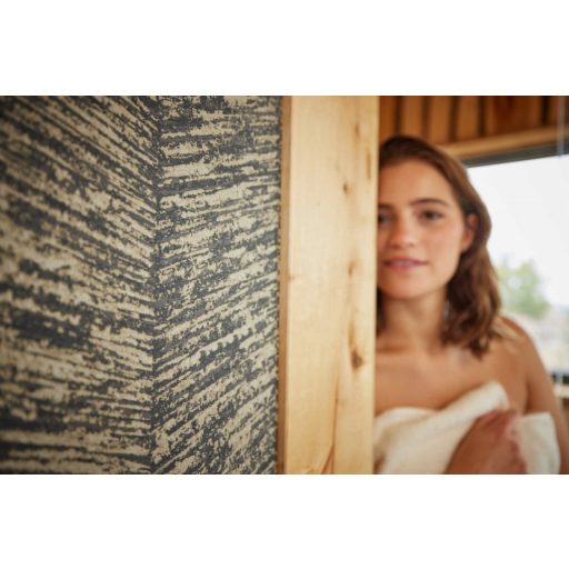 Grafikus halszálka minta sötétszürke/antracit tónusok bézsarany enyhe csillogás tapéta