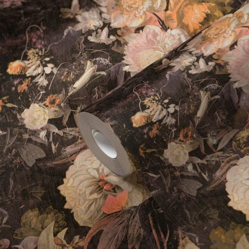 Virágorgia a falon - álomszerű dús virágmintázat fekete krém rózsaszín és sárga tónusok arany csillám kiemelés tapéta