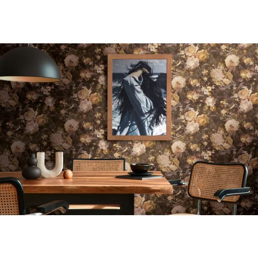 Virágorgia a falon - álomszerű dús virágmintázat fekete krém rózsaszín és sárga tónusok arany csillám kiemelés tapéta