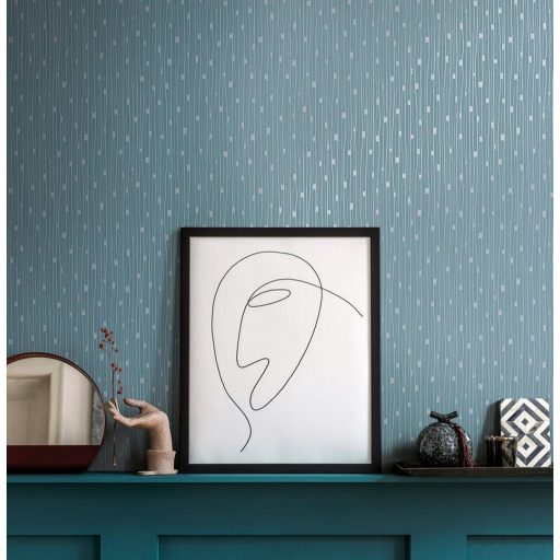 Kissé szabálytalan grafikus vonalminta kék/szürkéskék és ezüstszürke tónusok fénylő mintafelület tapéta