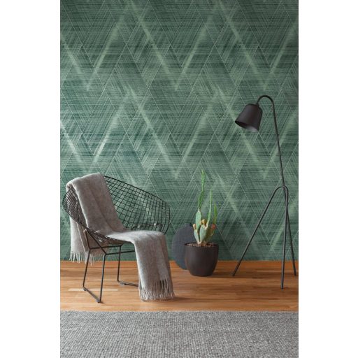 Izgalmas textúrájú nagyformátumú grafikus rombuszminta zöld és sötétzöld tónusok fekete ezüst enyhe fény tapéta