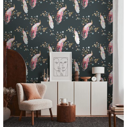 Páváskodás felsőfokon - Pávák díszes színpompás tollazatban fekete és szines tapéta