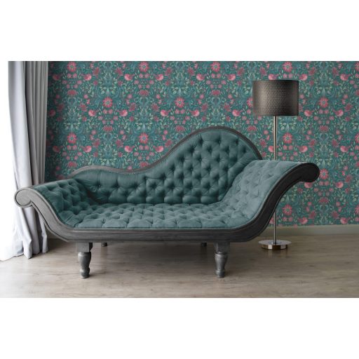 Gazdagon díszített virágos ornamentika kis madarakkal petrol kék zöld és rózsaszín/pink tónus tapéta