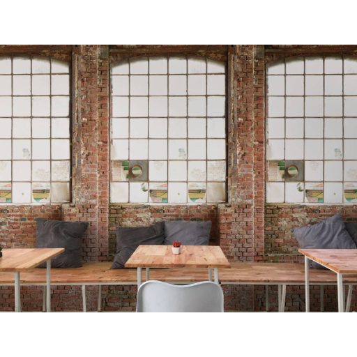 Loft stílusú ipari környezet nagy világító ablakkal szürke barna és vörös tónus falpanel