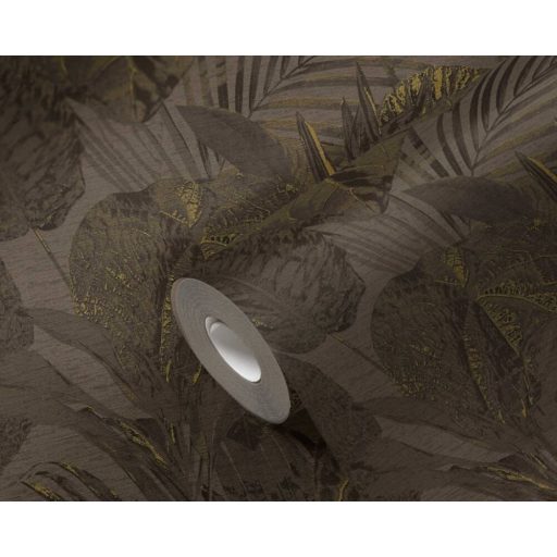 Változatos trópusi levelek harmonikus mintája barna zöld zöldesbarna és fémes arany tónus tapéta