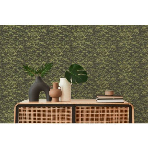 Háromdimenziós megjelenésű természetes mohával borított fal zöld és sötétzöld tónusok tapéta